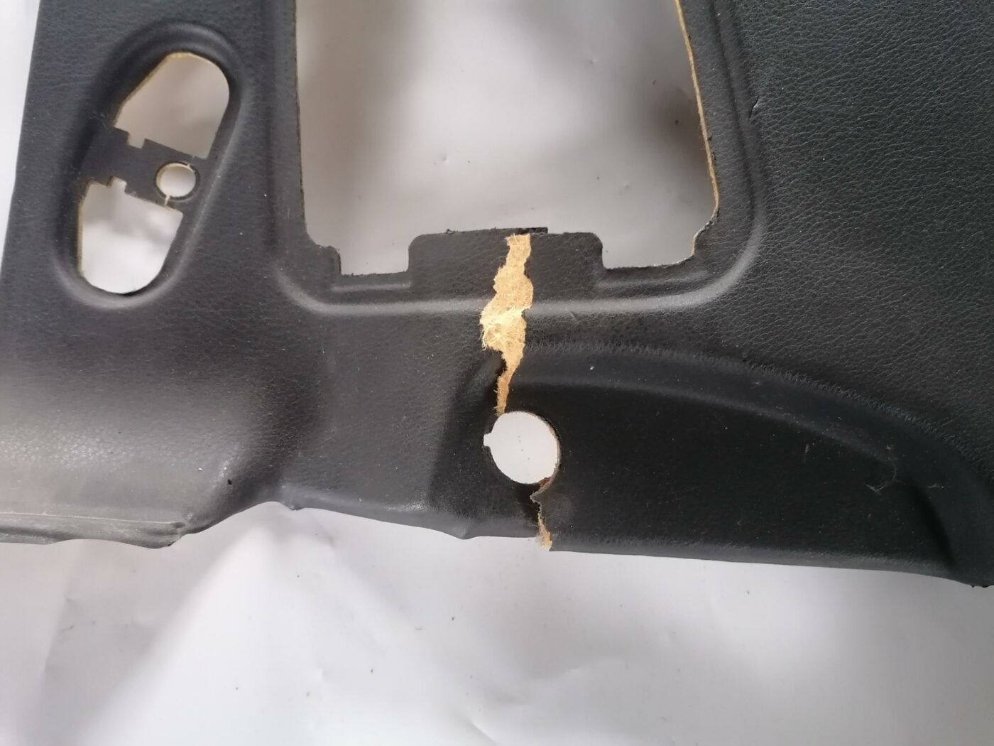 Bagāžnieka nodalījuma sānu apdare priekš FORD GALAXY 2005