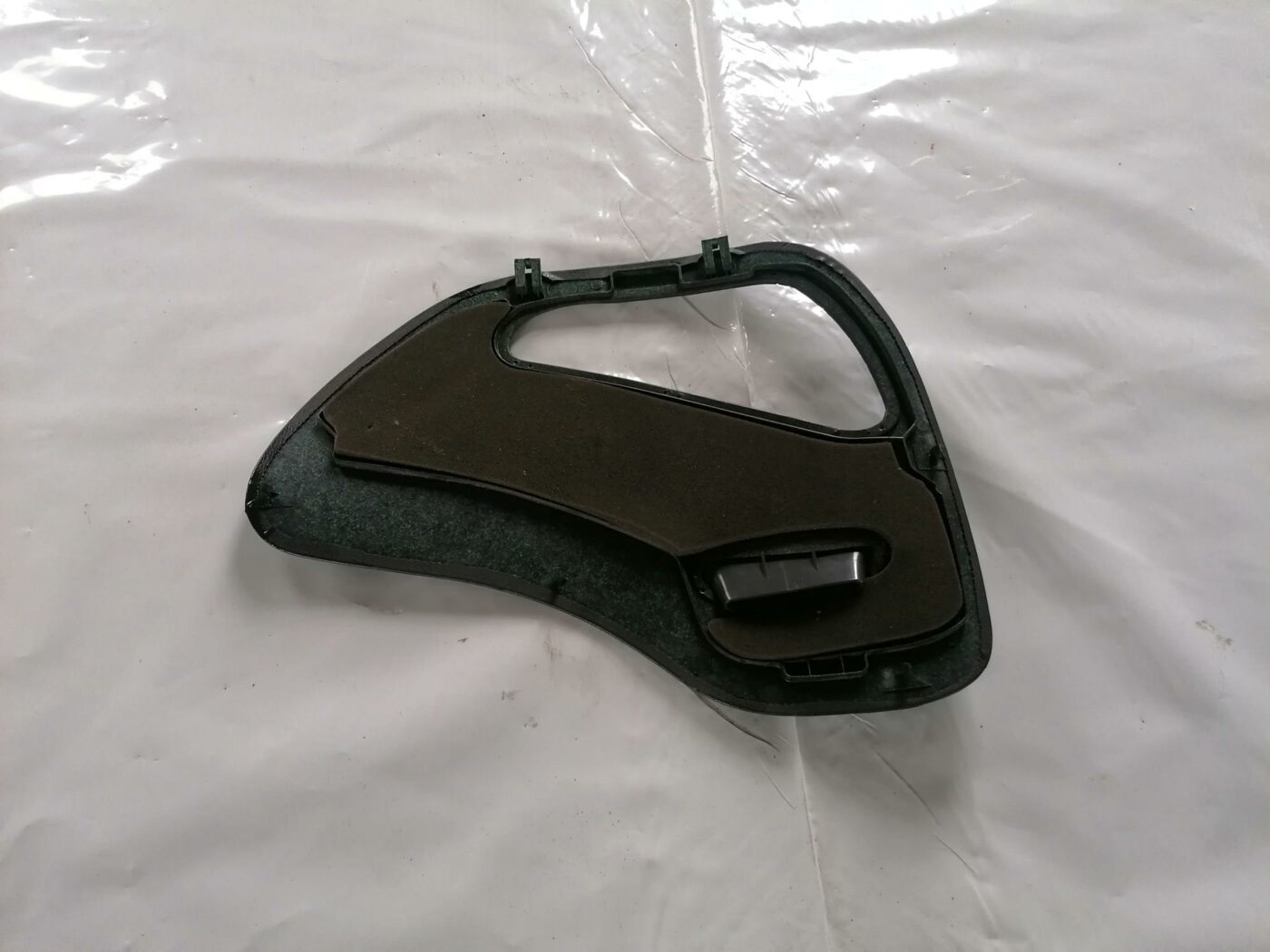 Bagāžnieka nodalījuma sānu apdares lūka priekš FORD GALAXY 2005