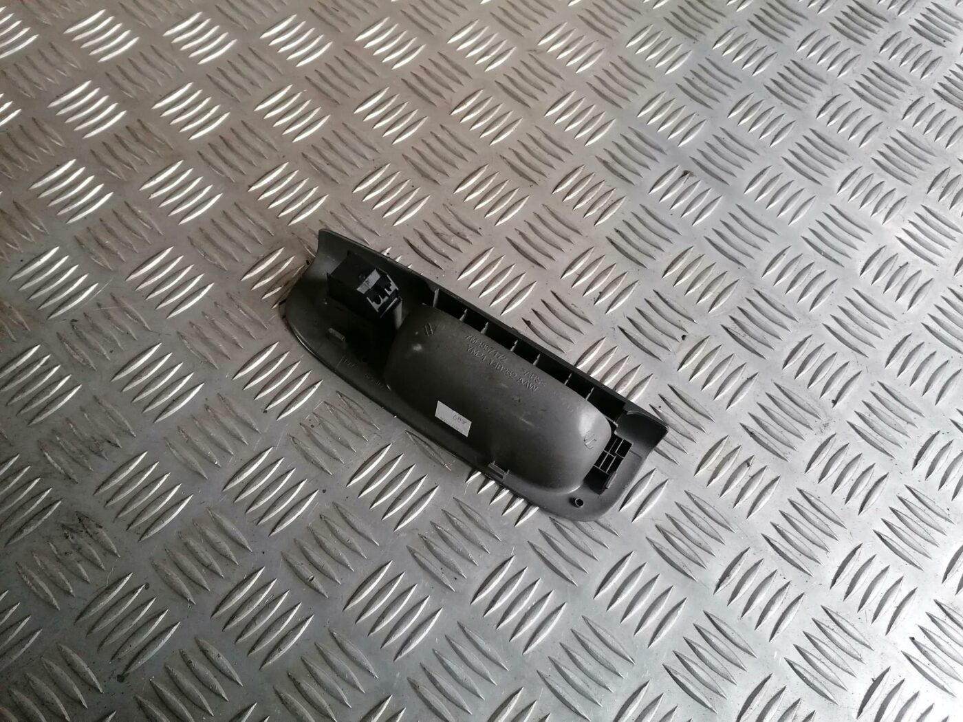 Stikla pacelšanas poga priekš FORD GALAXY 2005 2 Stikla pacelšanas poga priekš FORD GALAXY 2005