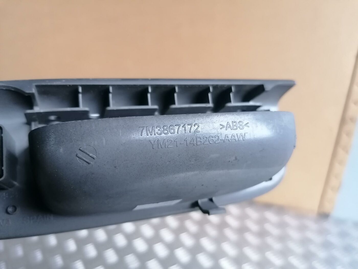 Stikla pacelšanas poga priekš FORD GALAXY 2005 3 Stikla pacelšanas poga priekš FORD GALAXY 2005