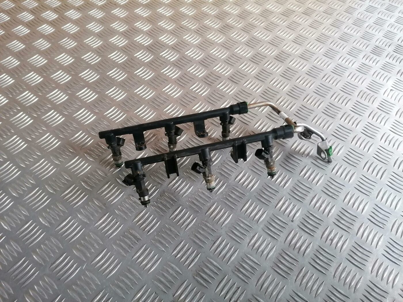 Degvielas sadales caurule priekš CHRYSLER SEBRING 2006