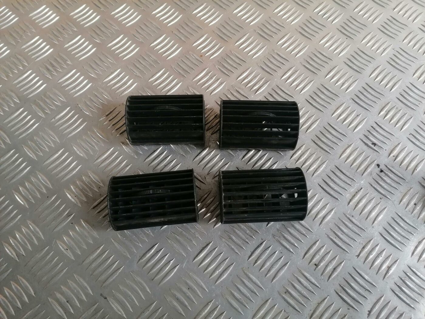 Salona gaisa vads priekš CHRYSLER SEBRING 2006