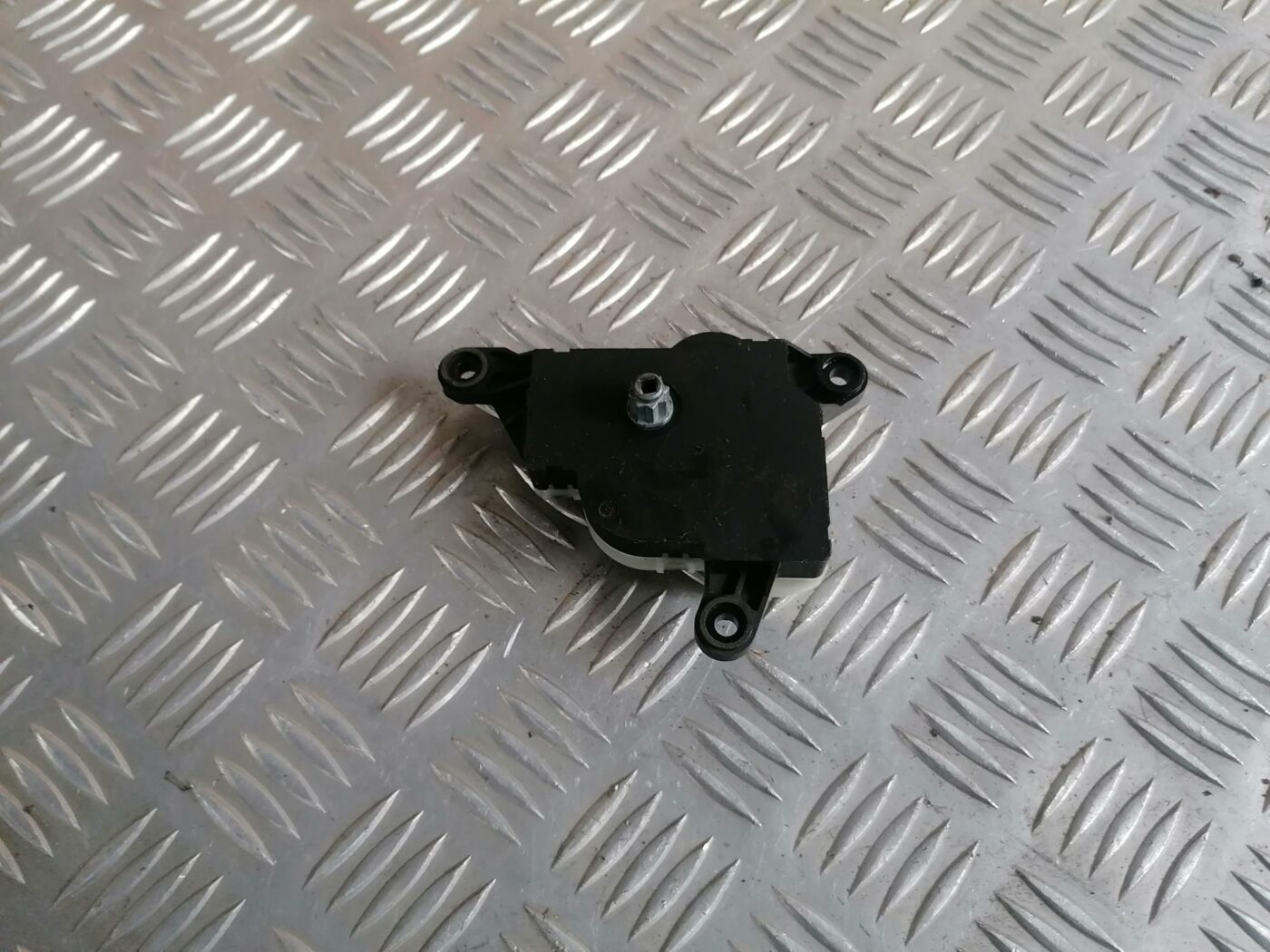 Apsildes sistēmas aktuators priekš CHRYSLER SEBRING 2006 2 Apsildes sistēmas aktuators priekš CHRYSLER SEBRING 2006