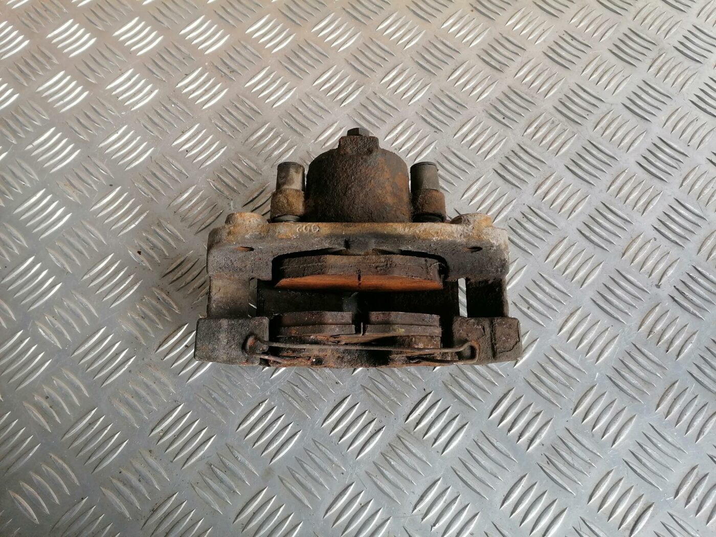 Priekšējais kreisais suports priekš CHRYSLER SEBRING 2006