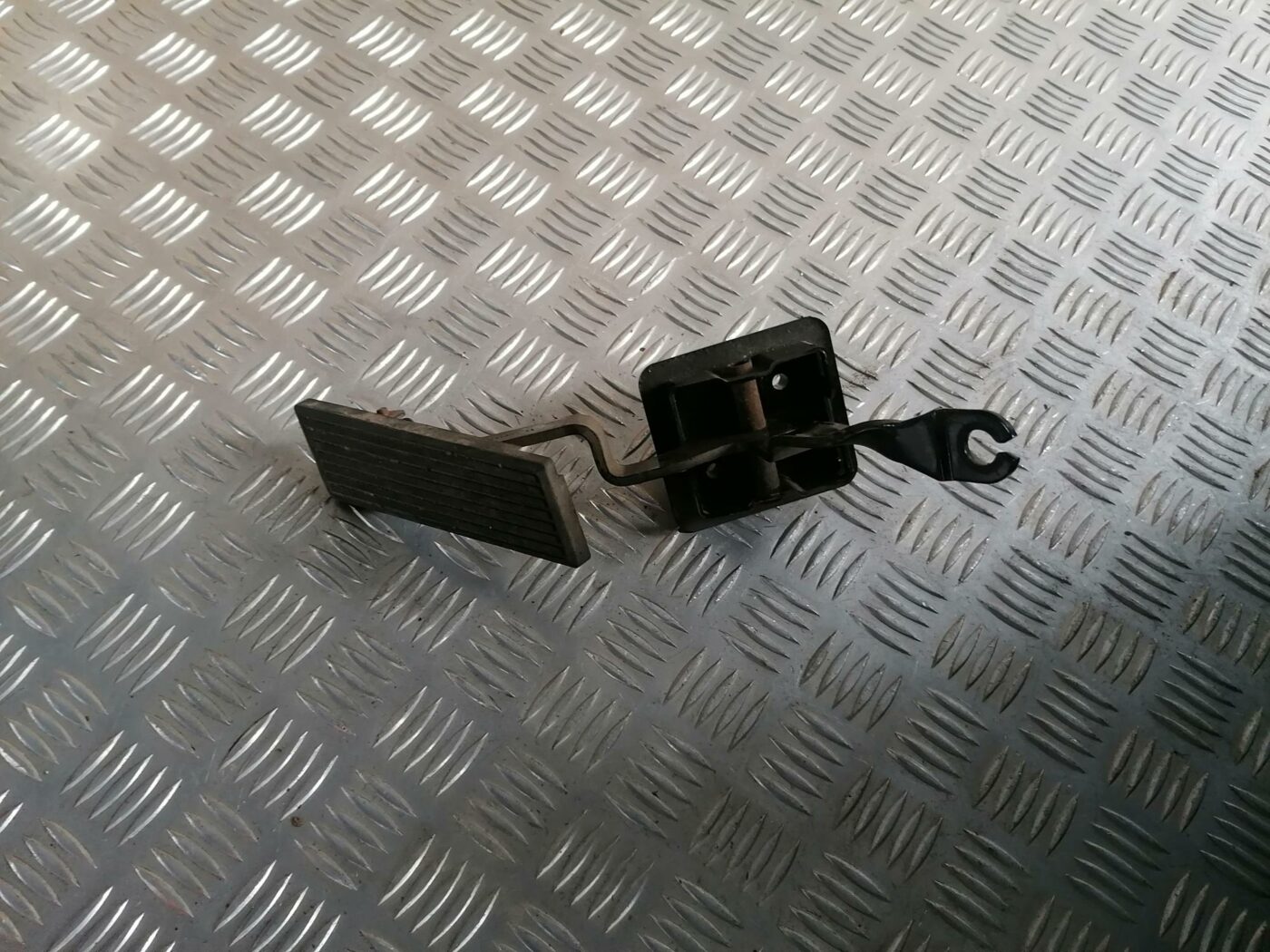 Gāzes pedālis priekš CHRYSLER SEBRING 2006