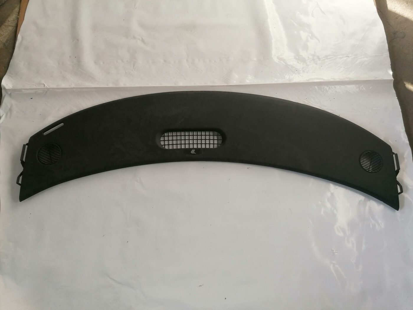 Vējstikla ventilācijas režģis (salonā) priekš CHRYSLER SEBRING 2006 1 Vējstikla ventilācijas režģis (salonā) priekš CHRYSLER SEBRING 2006