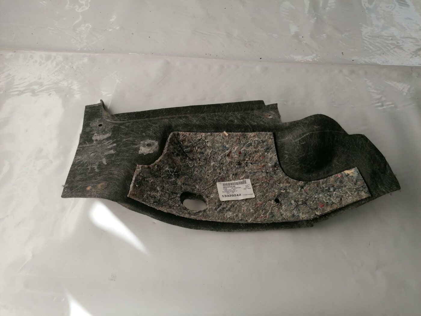 Bagāžnieka nodalījuma sānu apdare priekš CHRYSLER SEBRING 2006 2 Bagāžnieka nodalījuma sānu apdare priekš CHRYSLER SEBRING 2006