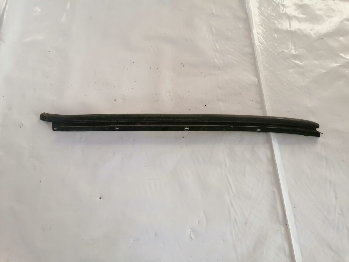 Vējstikla uzlika (deflektors) priekš CHRYSLER SEBRING 2006 2 Vējstikla uzlika (deflektors) priekš CHRYSLER SEBRING 2006