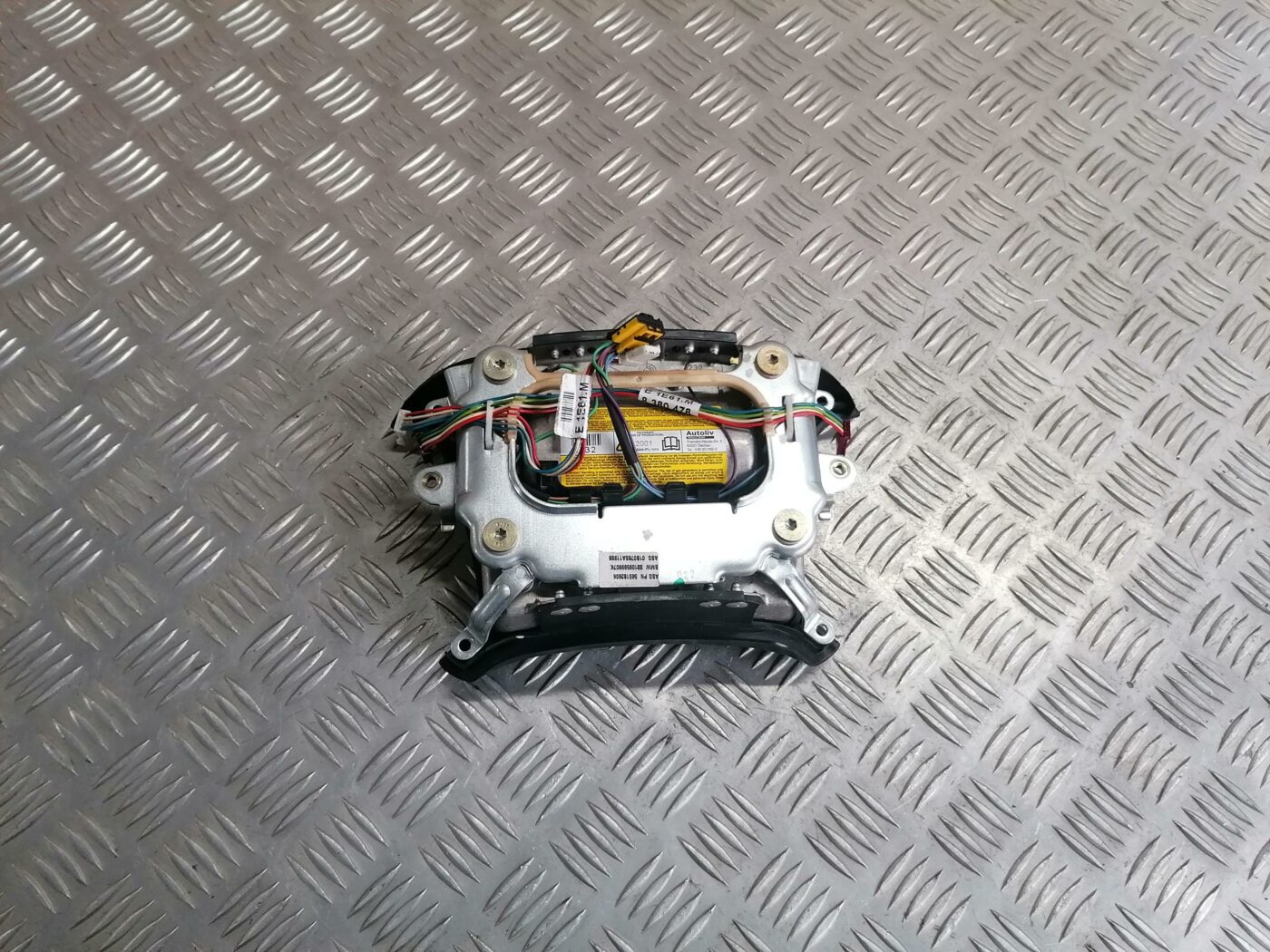 Stūres drošības spilvens priekš BMW 530D E39 2001 TOURING 3 Stūres drošības spilvens priekš BMW 530D E39 2001 TOURING