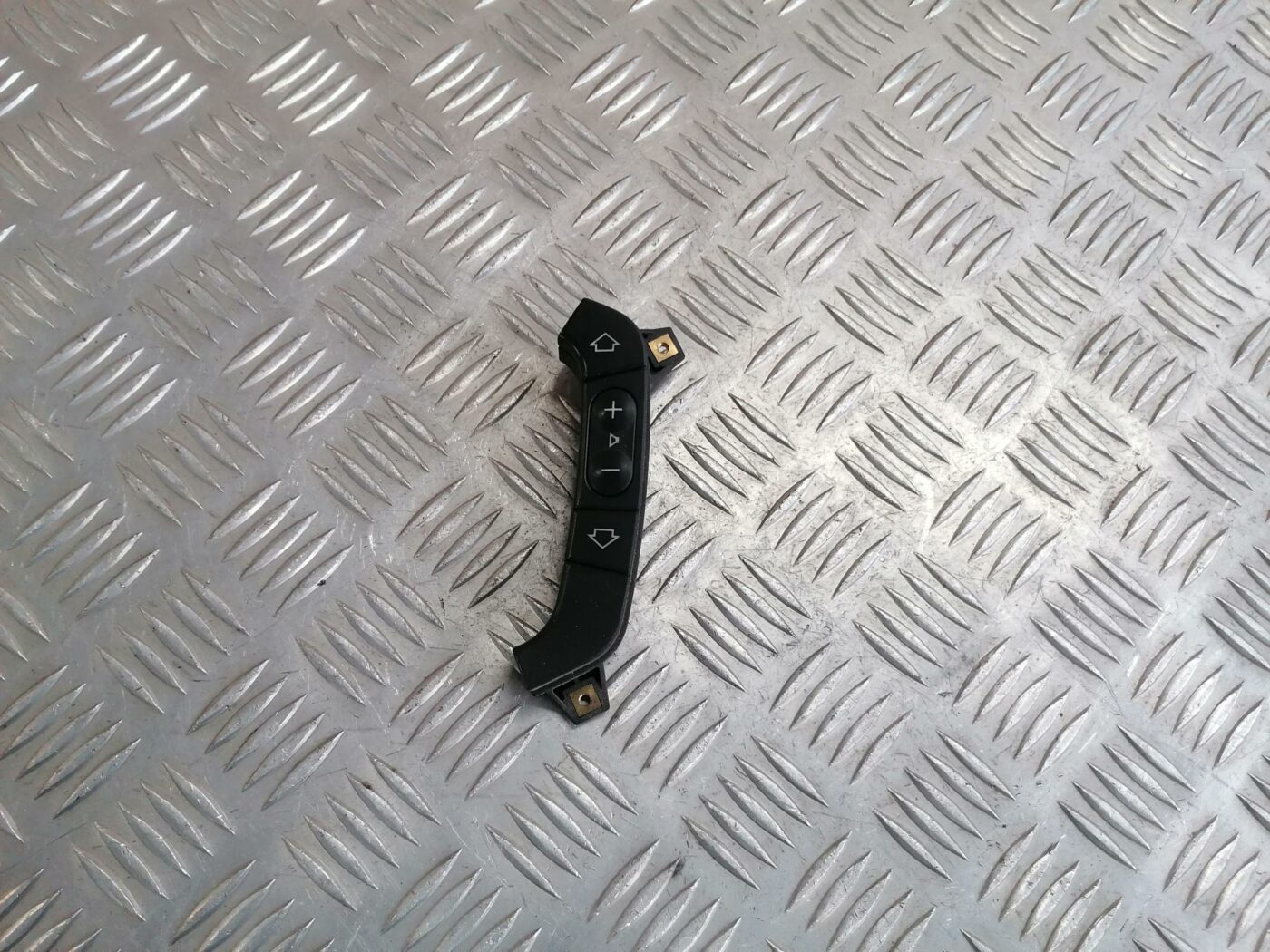 Stūres poga priekš BMW 530D E39 2001 TOURING 1 Stūres poga priekš BMW 530D E39 2001 TOURING