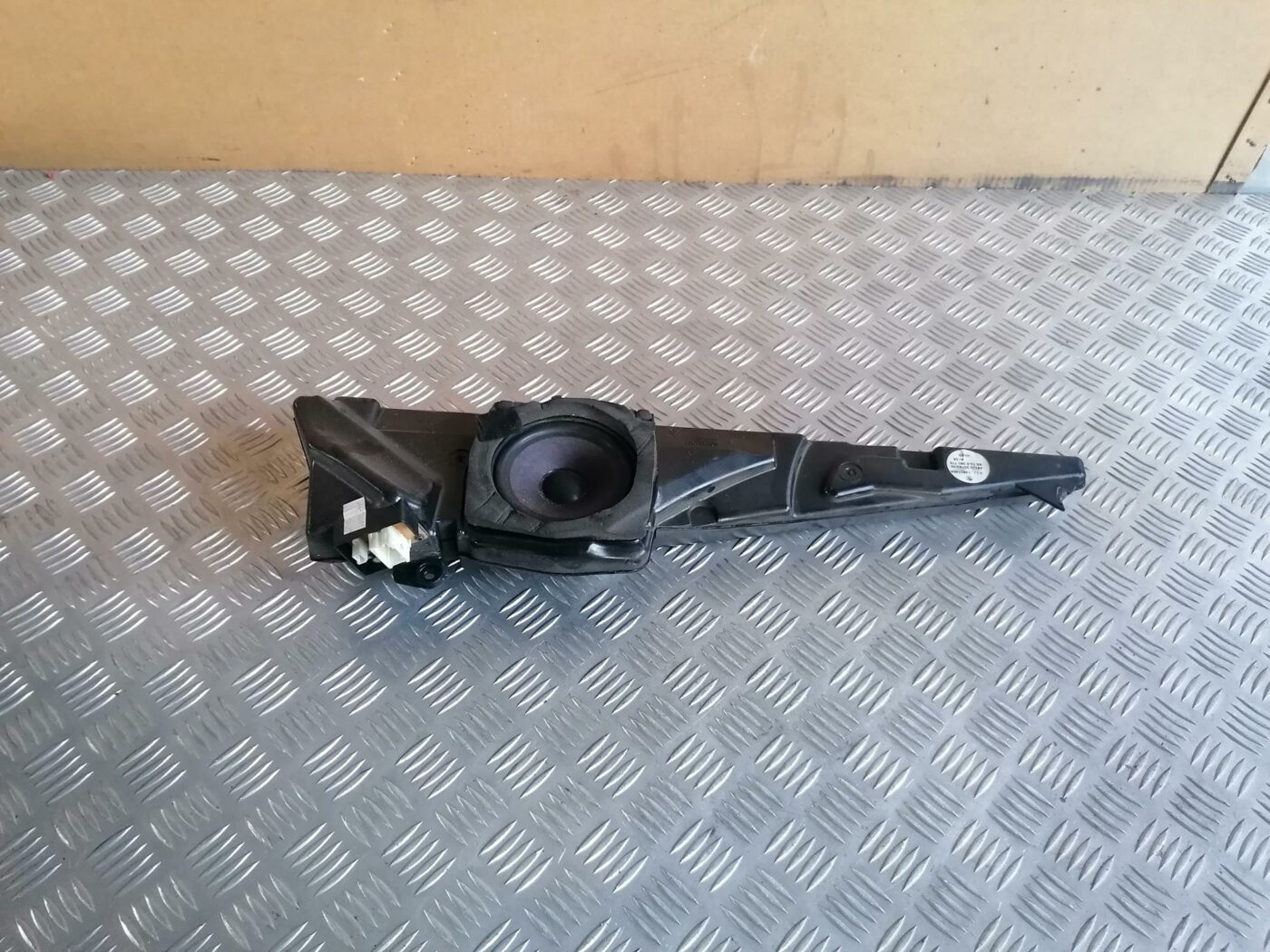 Durvju skaļrunis, apakšā priekš BMW 530D E39 2001 TOURING