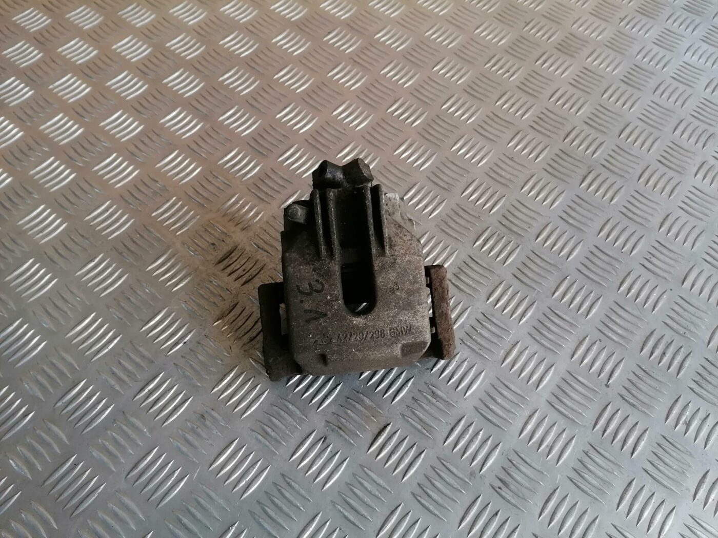 Aizmugurējais labais suports priekš BMW 530D E39 2001 TOURING 1 Aizmugurējais labais suports priekš BMW 530D E39 2001 TOURING