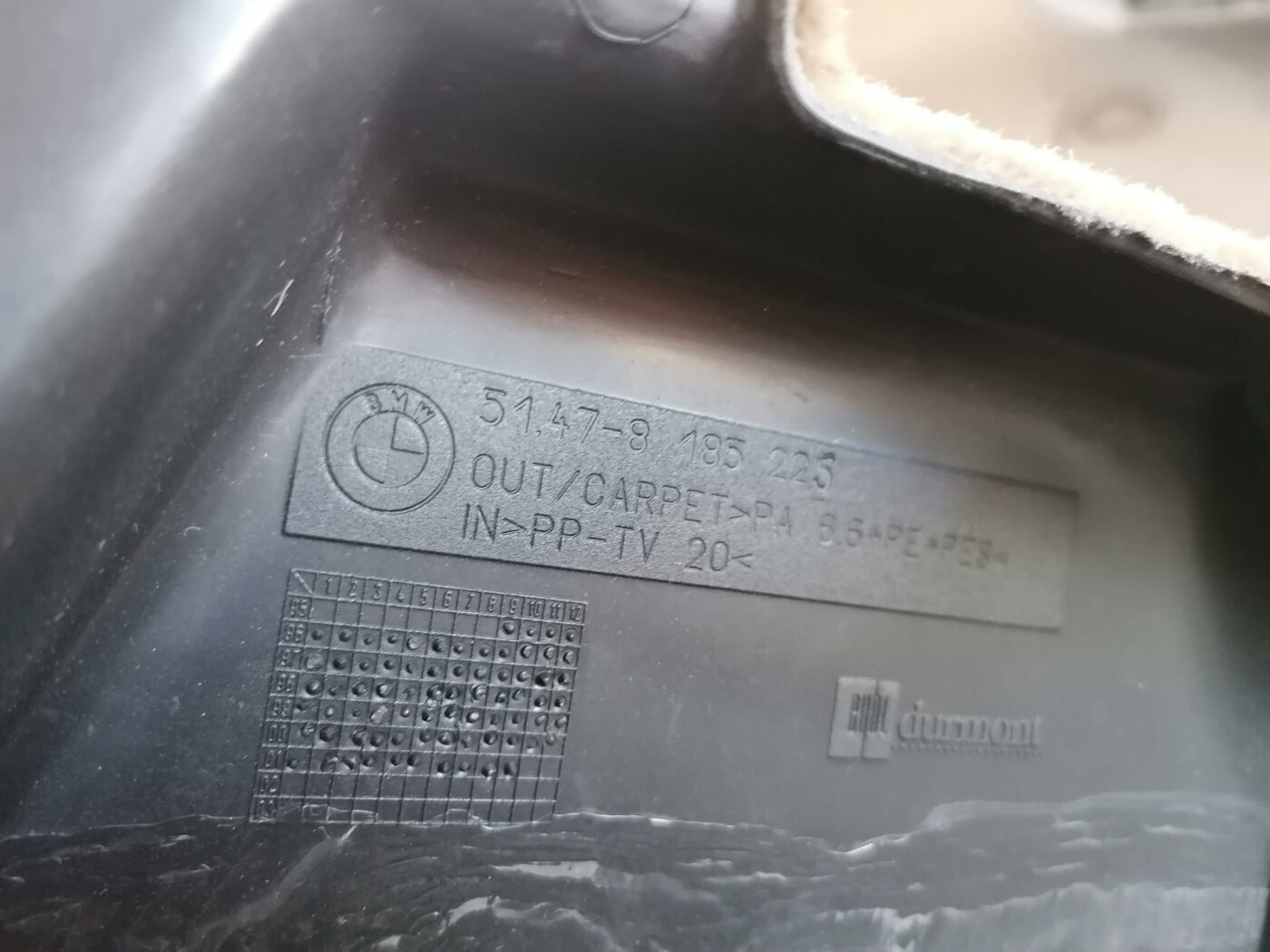 Bagāžnieka nodalījuma sānu apdare priekš BMW 530D E39 2001 TOURING