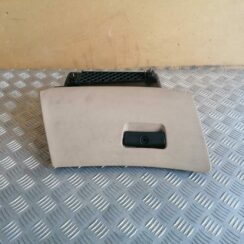 Mantu glabāšanas nodalījums pasažiera pusē priekš BMW 530D E39 2001 TOURING