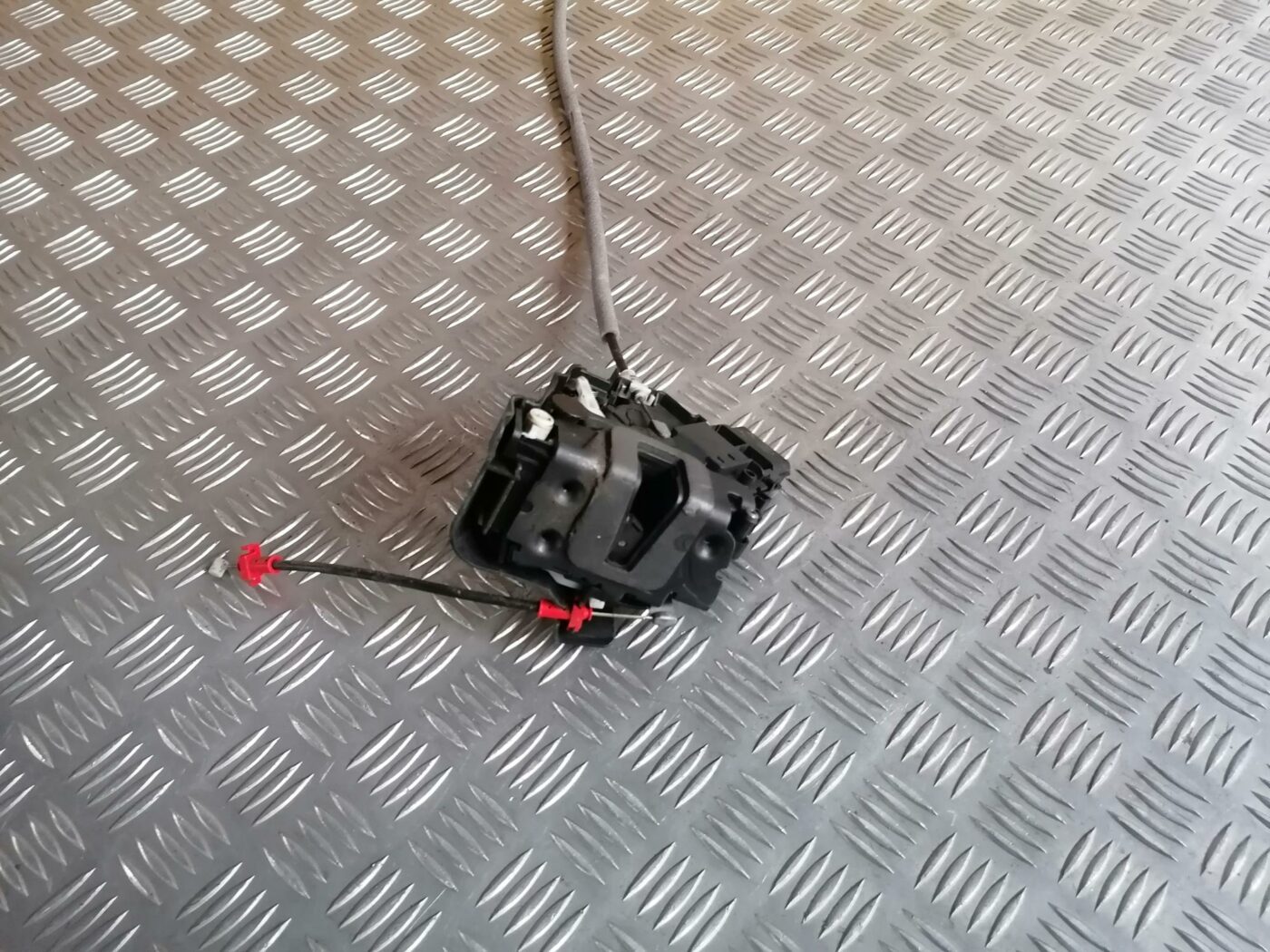 Aizmugurējo kreiso durvju slēdzene priekš FORD MONDEO 2007