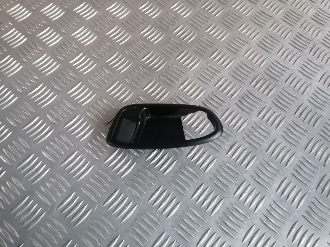 Durvju rokturu apdares uzlika (salonā) priekš FORD MONDEO 2007 1 Durvju rokturu apdares uzlika (salonā) priekš FORD MONDEO 2007