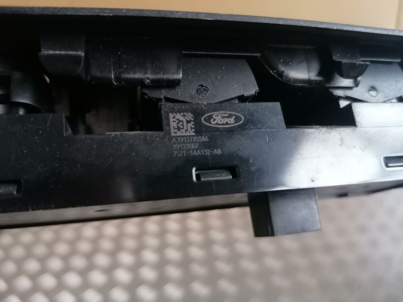 Šofera durvju slēdža pogas priekš FORD MONDEO 2007