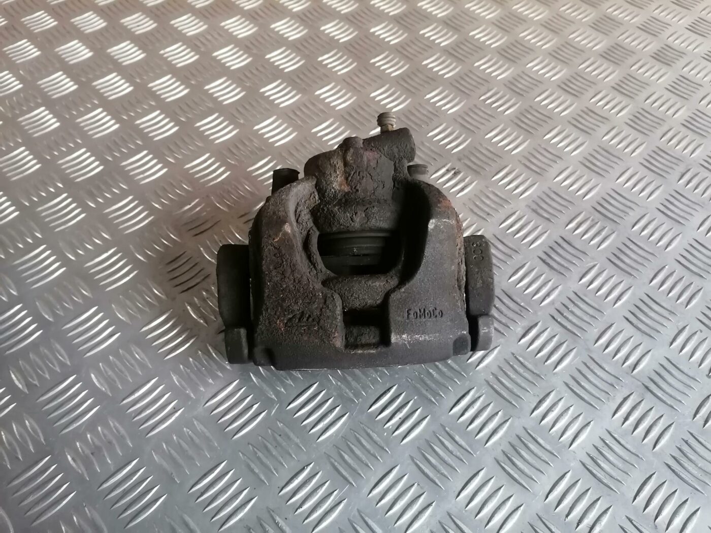 Priekšējais kreisais suports priekš FORD MONDEO 2007 1 Priekšējais kreisais suports priekš FORD MONDEO 2007