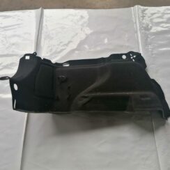 Bagāžnieka nodalījuma sānu apdare priekš FORD MONDEO 2007