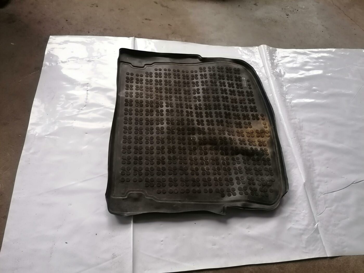 Bagāžnieka nodalījuma paklājs priekš FORD MONDEO 2007