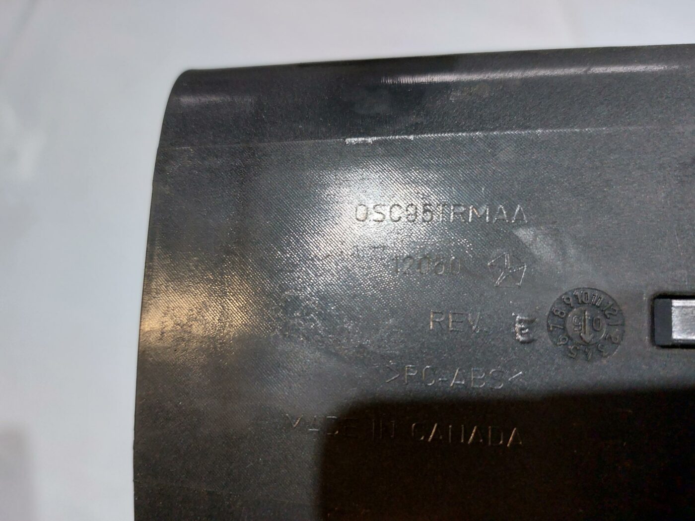 Mērinstrumentu paneļa gaisa vads, pa kreisi priekš CHRYSLER VOYAGER 2006 3 Mērinstrumentu paneļa gaisa vads, pa kreisi priekš CHRYSLER VOYAGER 2006