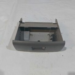 Mantu glabāšanas nodalījums pasažiera pusē priekš CHRYSLER VOYAGER 2006