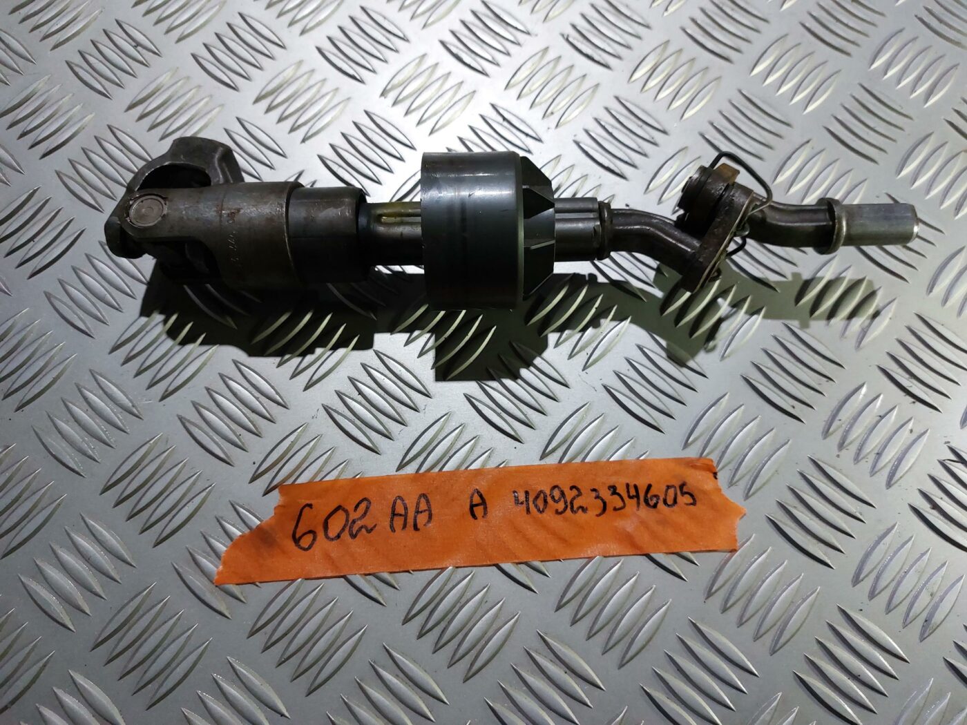 Stūres statnes kardāns priekš CHRYSLER VOYAGER 2006 2 Stūres statnes kardāns priekš CHRYSLER VOYAGER 2006