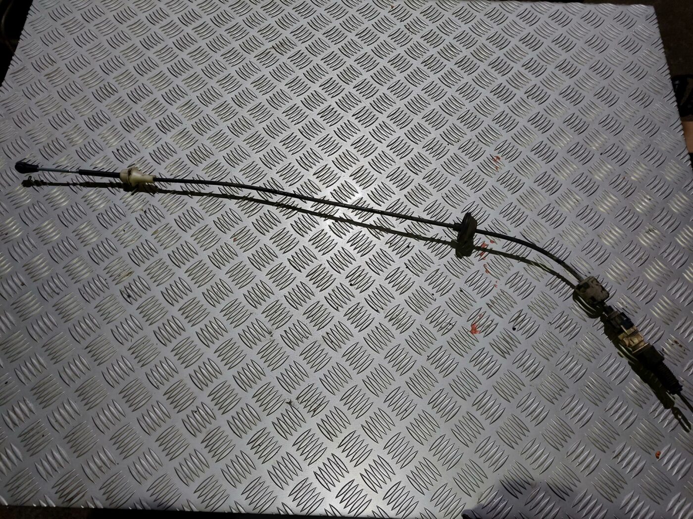 Pārnesumu pārslēgšanas mehānisma troses priekš CHRYSLER VOYAGER 2006 1 Pārnesumu pārslēgšanas mehānisma troses priekš CHRYSLER VOYAGER 2006