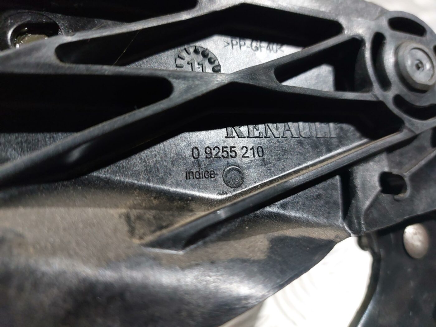 Sajūga pedālis priekš RENAULT LAGUNA 2011