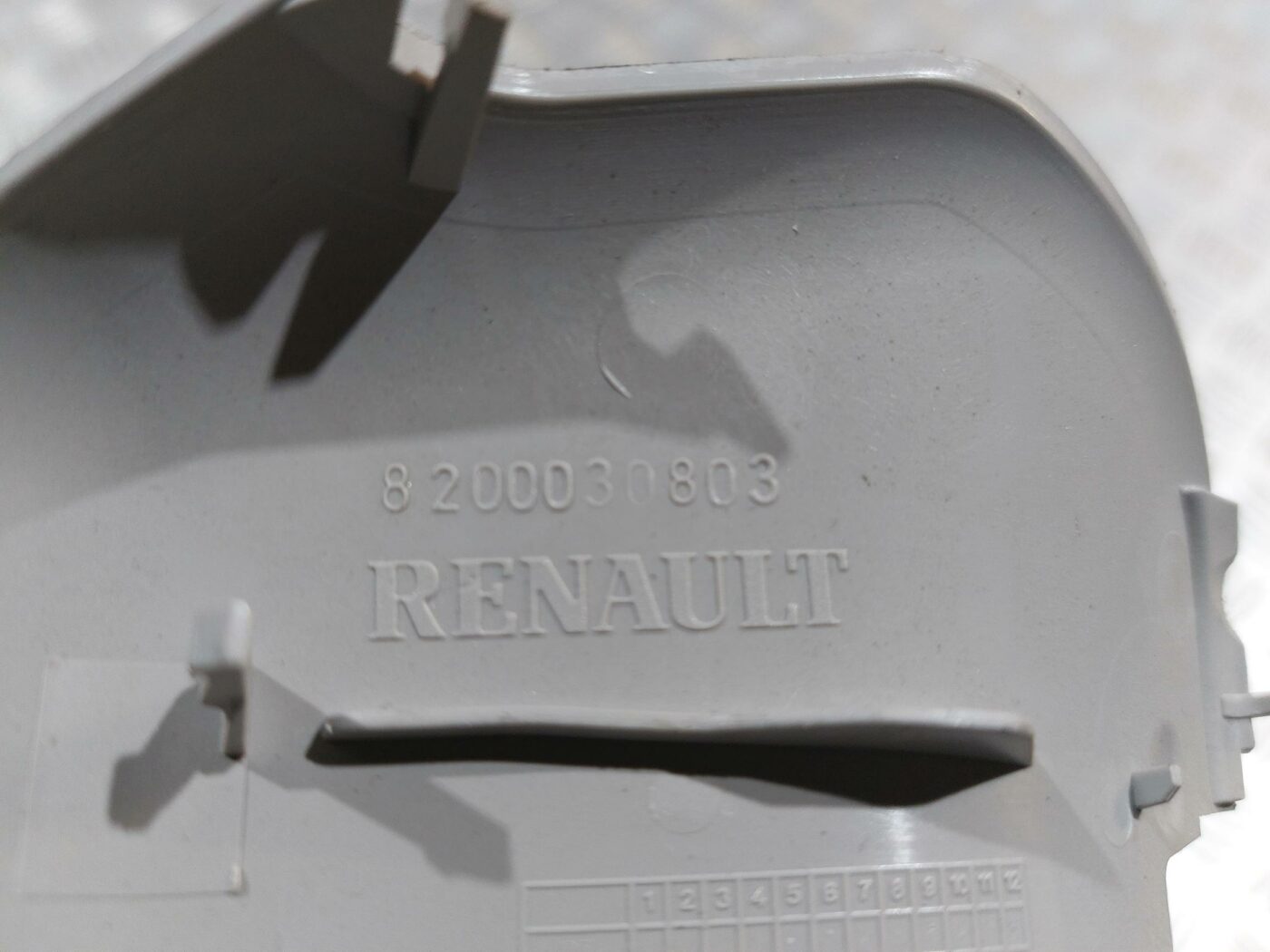 Atpakaļskata spoguļa apdare (salonā) priekš RENAULT LAGUNA 2011 3 Atpakaļskata spoguļa apdare (salonā) priekš RENAULT LAGUNA 2011