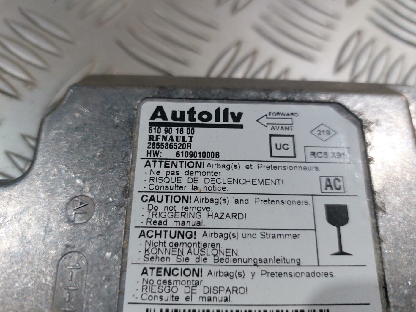 Drošības spilvena vadības bloks priekš RENAULT LAGUNA 2011 4 Drošības spilvena vadības bloks priekš RENAULT LAGUNA 2011