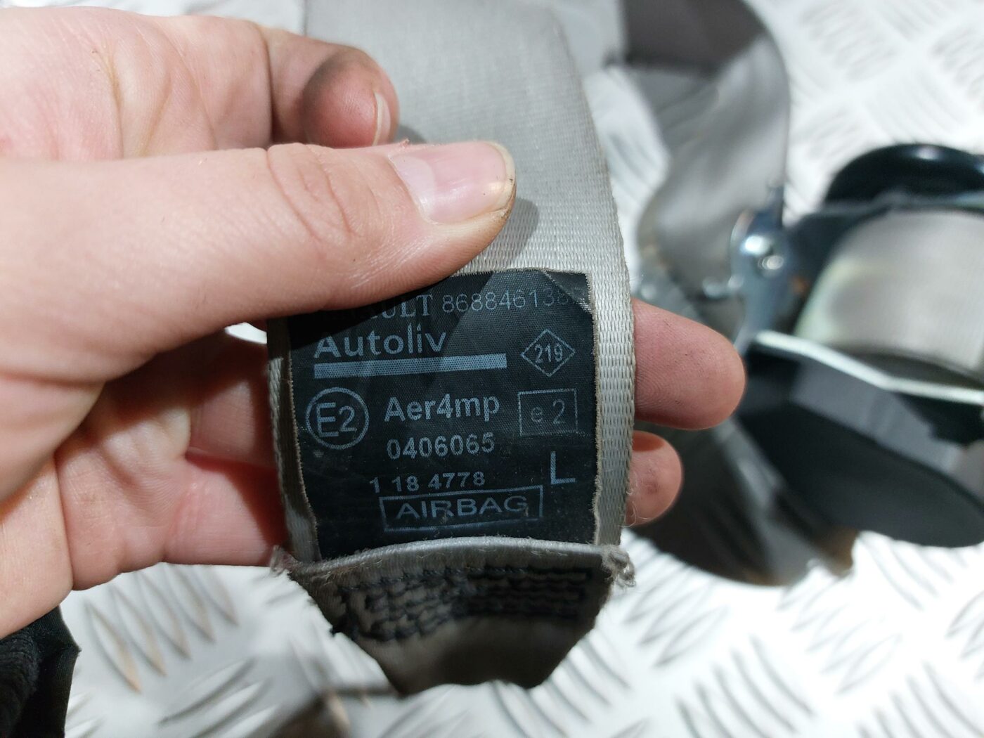 Priekšējā kreisā drošības josta priekš RENAULT LAGUNA 2011 3 Priekšējā kreisā drošības josta priekš RENAULT LAGUNA 2011