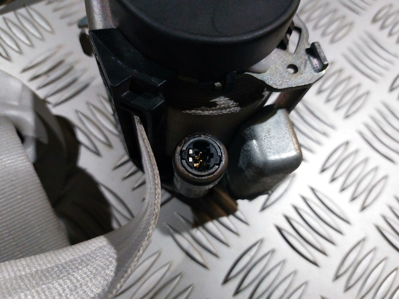 Priekšējā labā drošības josta priekš RENAULT LAGUNA 2011 2 Priekšējā labā drošības josta priekš RENAULT LAGUNA 2011