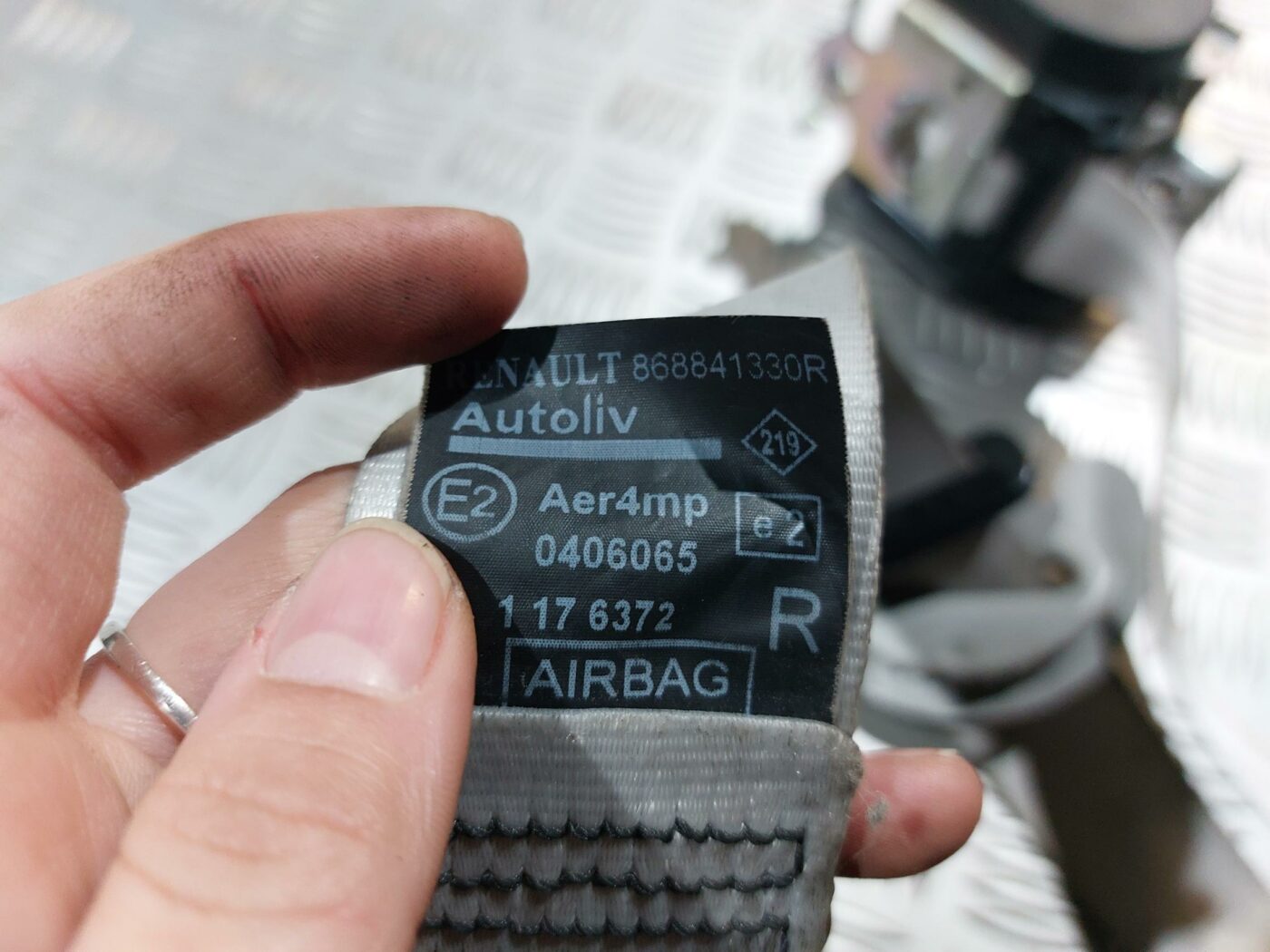 Priekšējā labā drošības josta priekš RENAULT LAGUNA 2011 3 Priekšējā labā drošības josta priekš RENAULT LAGUNA 2011