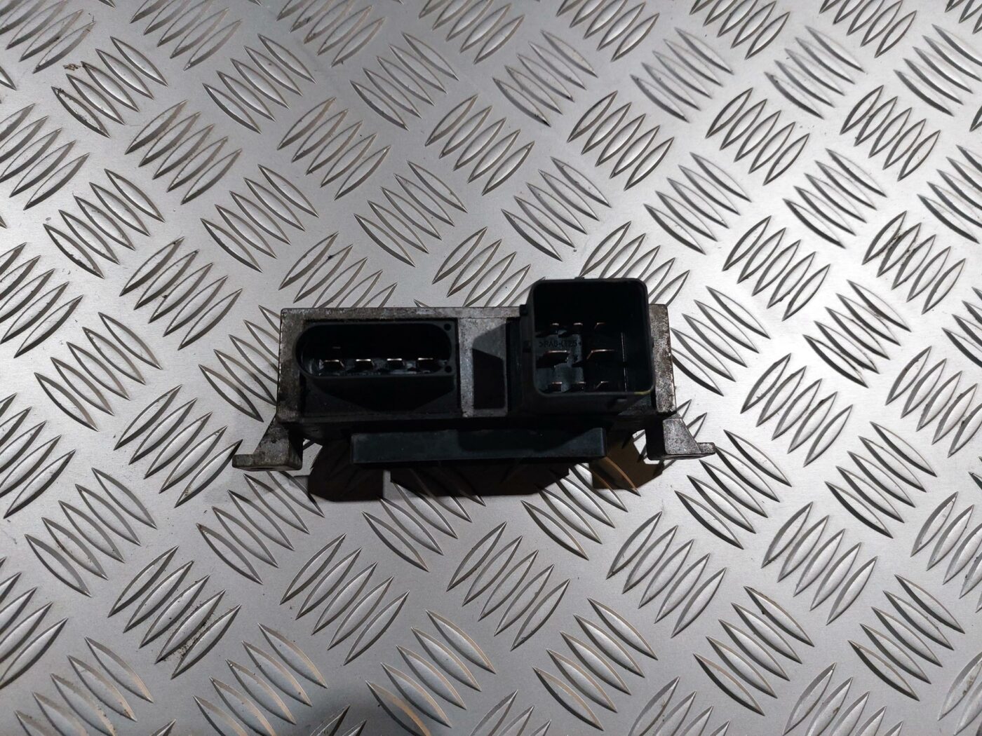 Kvēlsveču releja priekš RENAULT LAGUNA 2011