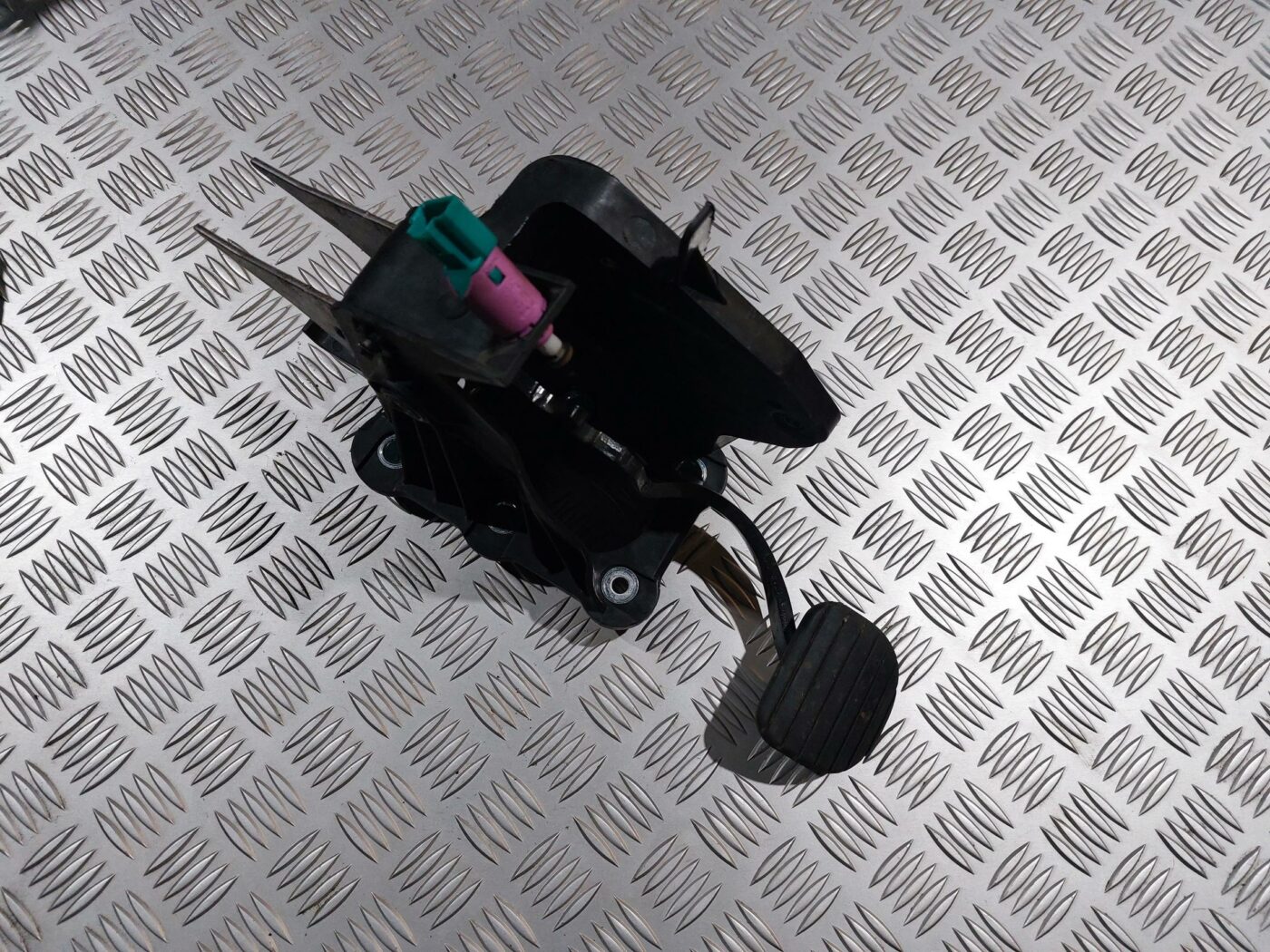 Bremžu pedālis priekš RENAULT LAGUNA 2011