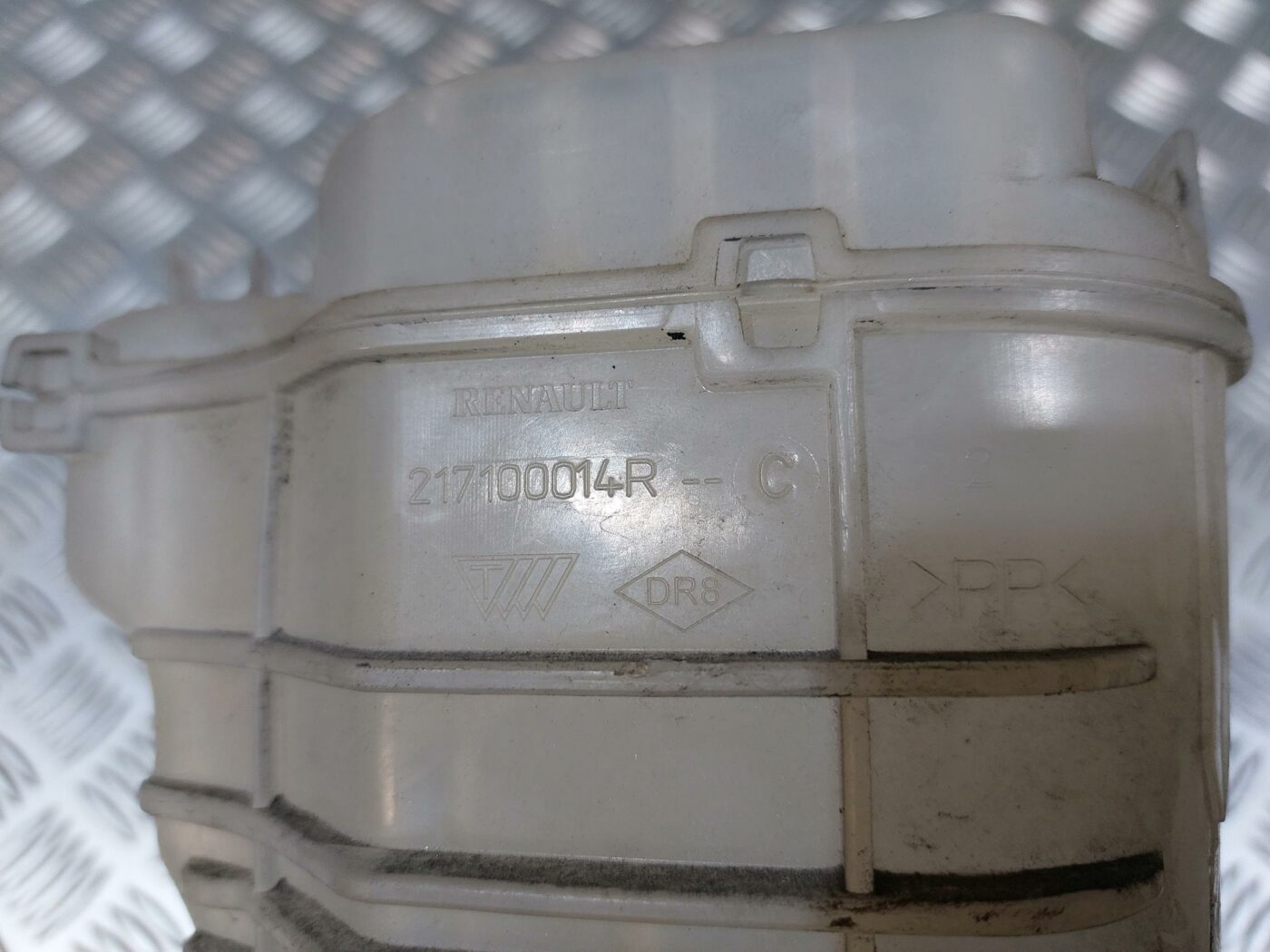 Dzesēšanas šķidruma tvertne priekš RENAULT LAGUNA 2011