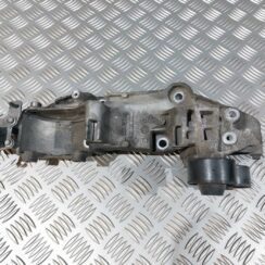 Ģeneratora kronšteins priekš RENAULT LAGUNA 2011