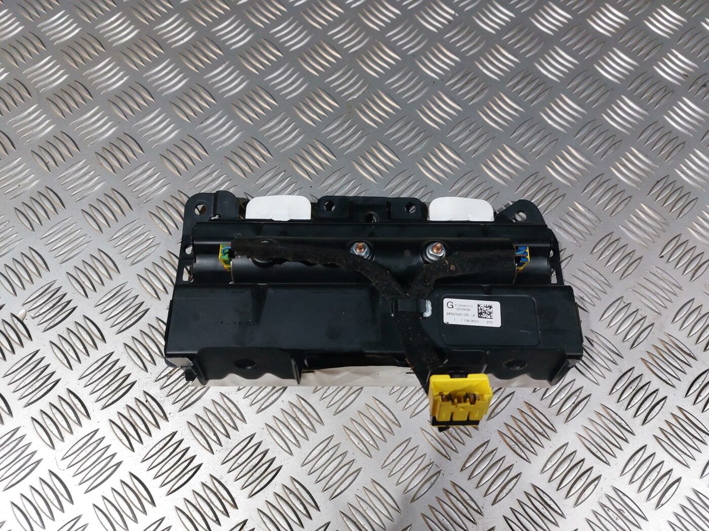 Mērinstrumentu paneļa drošības spilvens priekš RENAULT LAGUNA 2011 2 Mērinstrumentu paneļa drošības spilvens priekš RENAULT LAGUNA 2011