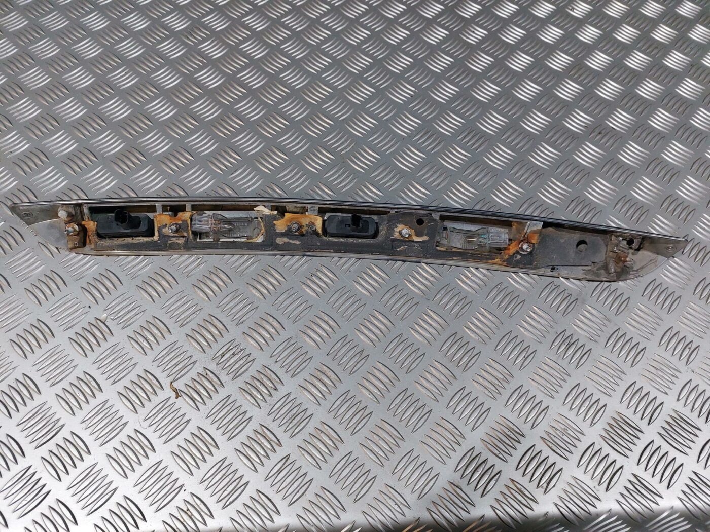 Numura zīmes gaismas uzlika komplektā priekš RENAULT LAGUNA 2011 2 Numura zīmes gaismas uzlika komplektā priekš RENAULT LAGUNA 2011