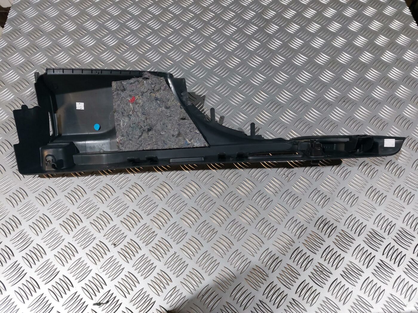 Bagāžnieka žalūziju sliedes priekš RENAULT LAGUNA 2011