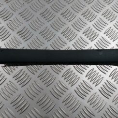 Aizmugurējo labo durvju apdare priekš RENAULT LAGUNA 2011