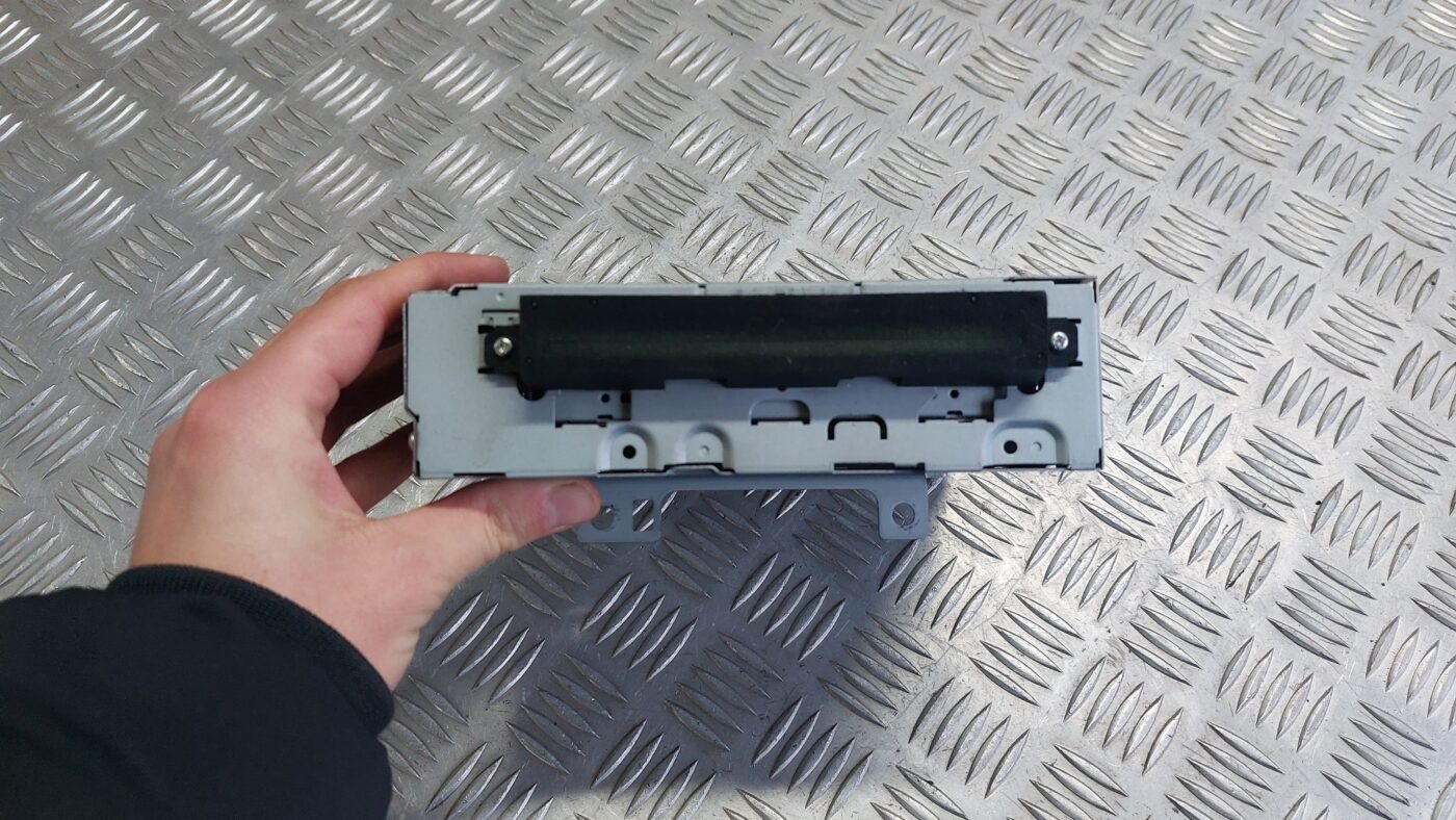 CD/DVD/Navigācijas bloks priekš VOLVO S40 2004 Black 2 CD/DVD/Navigācijas bloks priekš VOLVO S40 2004 Black