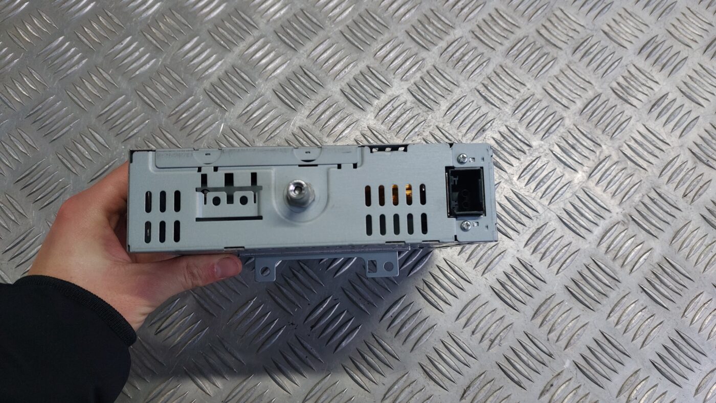 CD/DVD/Navigācijas bloks priekš VOLVO S40 2004 Black 3 CD/DVD/Navigācijas bloks priekš VOLVO S40 2004 Black