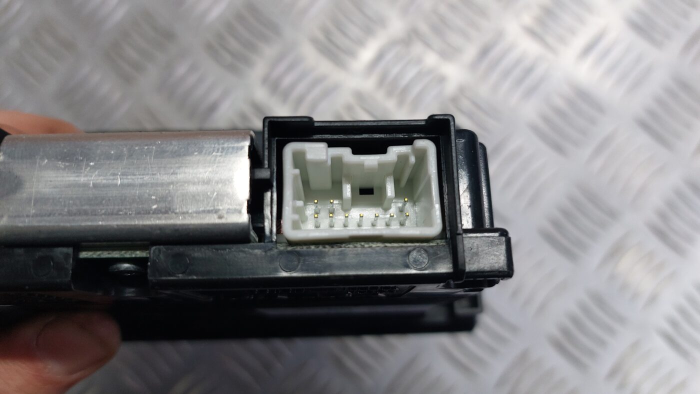 Displejs priekš VOLVO S40 2004 Black 3 Displejs priekš VOLVO S40 2004 Black