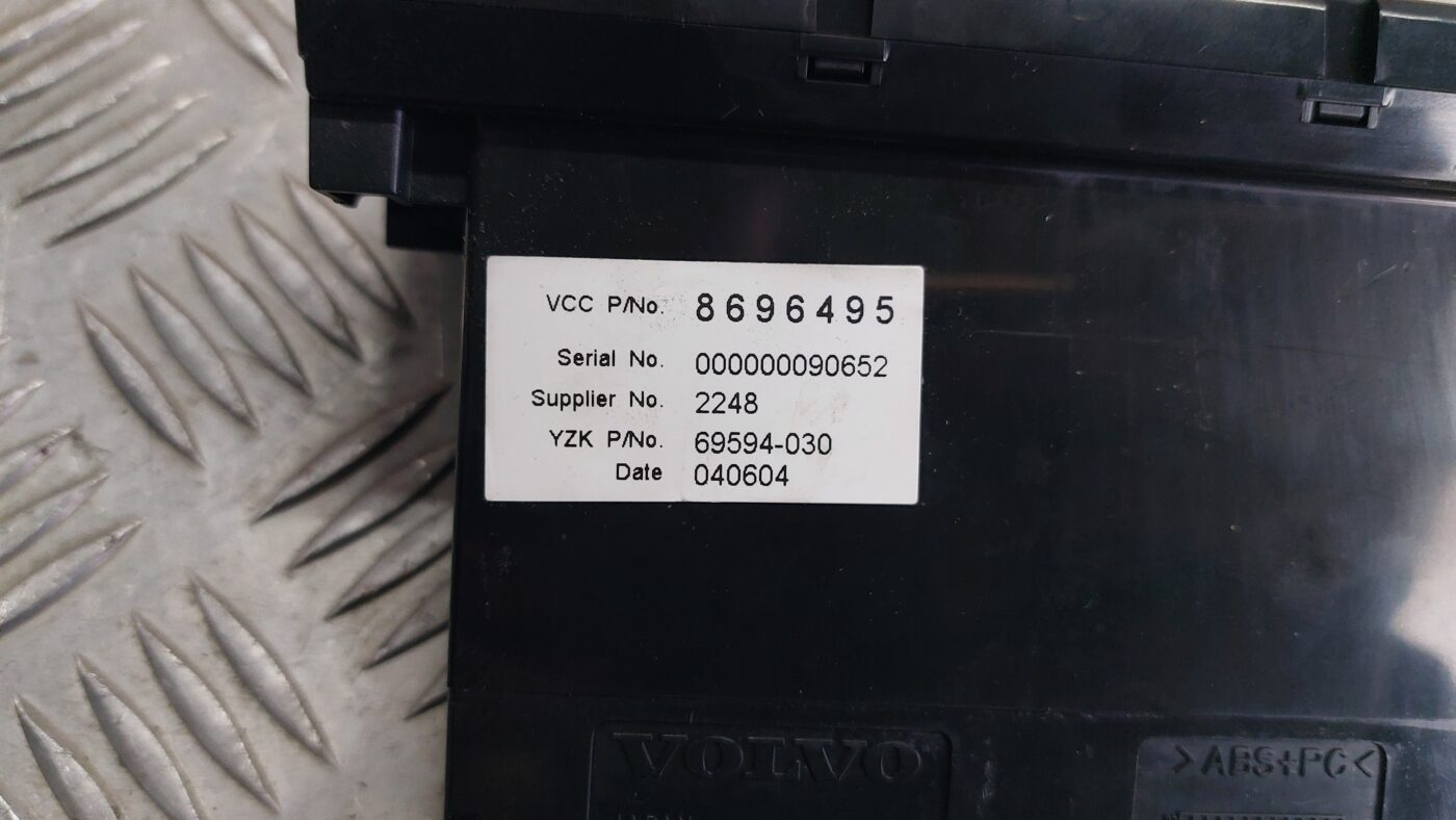 Displejs priekš VOLVO S40 2004 Black 4 Displejs priekš VOLVO S40 2004 Black