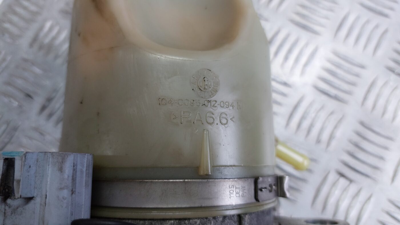 Hidrauliskais pastiprinātājs priekš VOLVO S40 2004 Black 4 Hidrauliskais pastiprinātājs priekš VOLVO S40 2004 Black