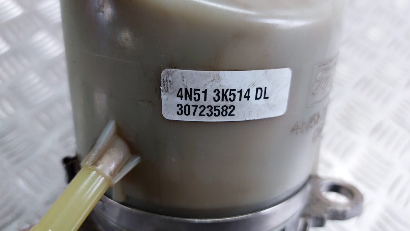 Hidrauliskais pastiprinātājs priekš VOLVO S40 2004 Black 6 Hidrauliskais pastiprinātājs priekš VOLVO S40 2004 Black