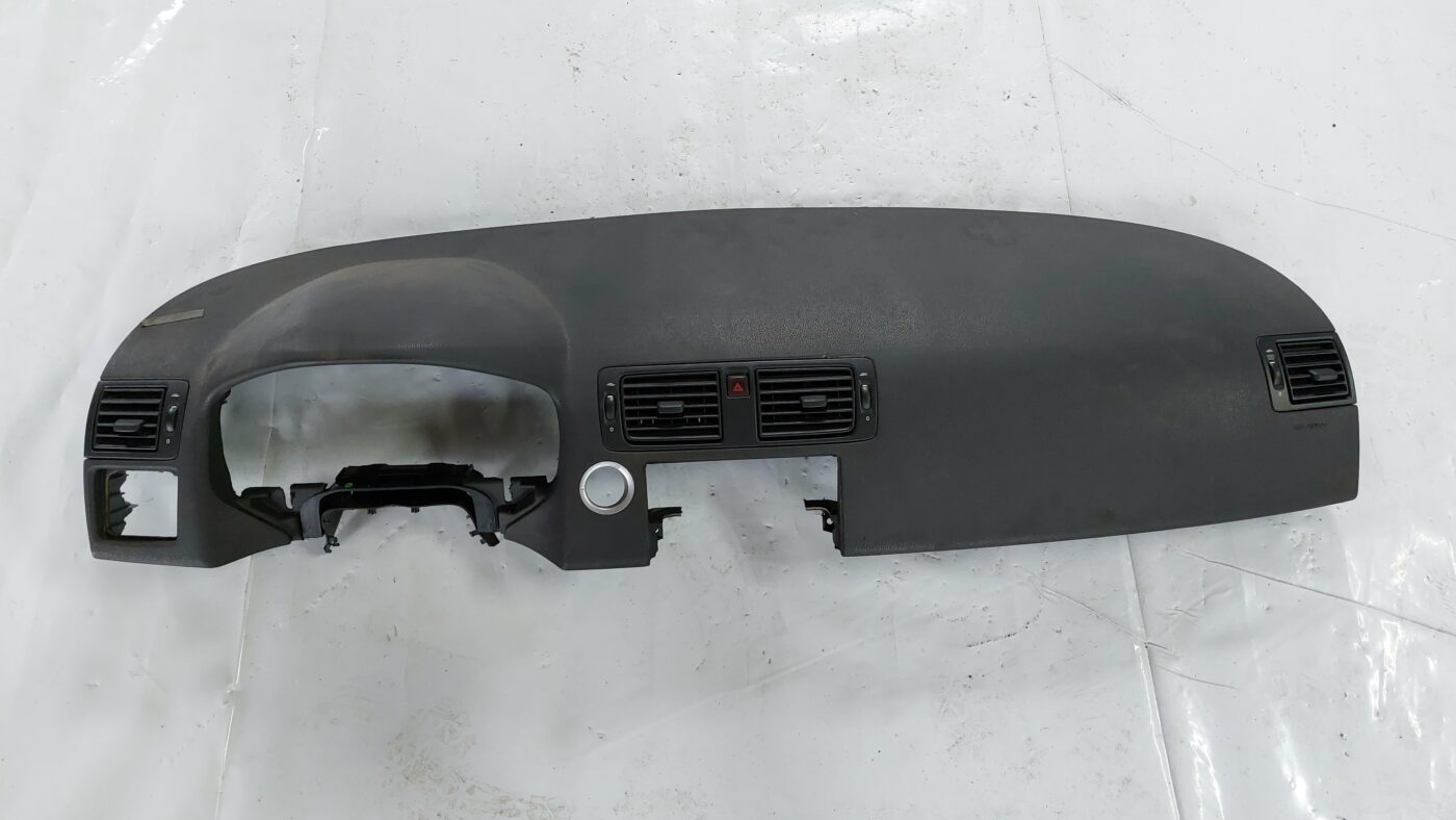 Mērinstrumentu panelis priekš VOLVO S40 2004 Black 1 Mērinstrumentu panelis priekš VOLVO S40 2004 Black