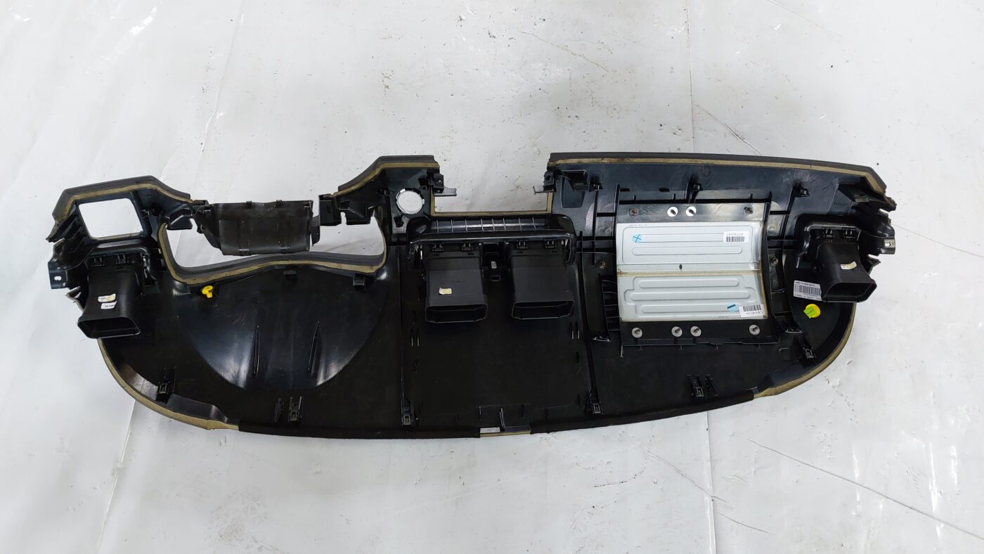 Mērinstrumentu panelis priekš VOLVO S40 2004 Black 2 Mērinstrumentu panelis priekš VOLVO S40 2004 Black